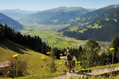 Ausblick-Bruckerberg-Zillertal-cWoergetterfriends_erste_ferienregion_zillertal.jpg